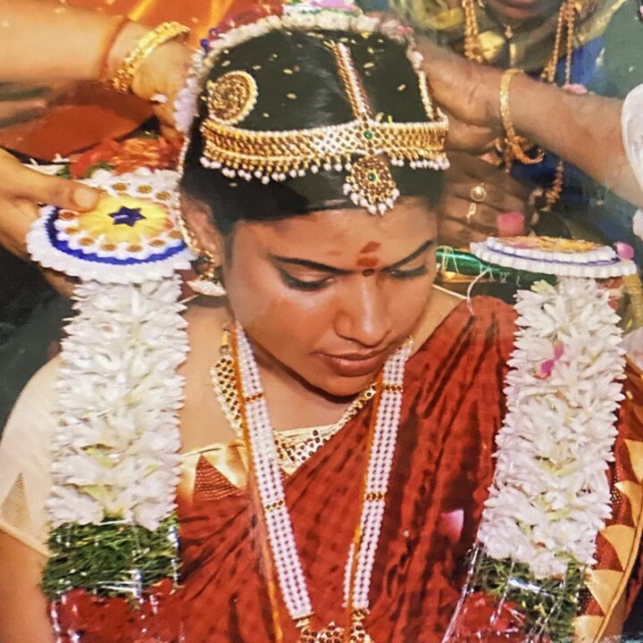 நடிகை காஜல் பசுபதிக்கு திடீரென முடிந்த இரண்டாவது திருமணம்.! அவரே வெளியிட்ட புகைப்படம் இதோ.! 5