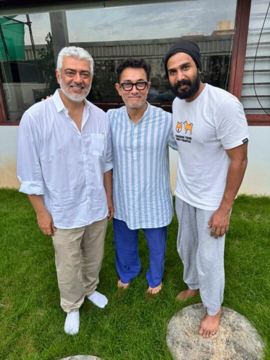 வெள்ளத்தில் சிக்கிக்கொண்ட அமீர் கானுக்கு நேரில் சென்று உதவிய அஜித்.! வைரல் புகைப்படங்கள்.! 3