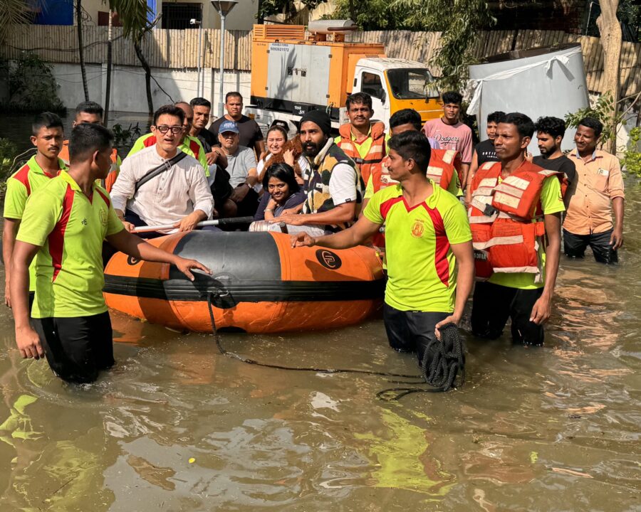 உதவி கேட்ட 4 மணி நேரத்தில் விஷ்ணு விஷால் மற்றும் அமீர் கானை மீட்ட தீயணைப்புத் துறை.! 3