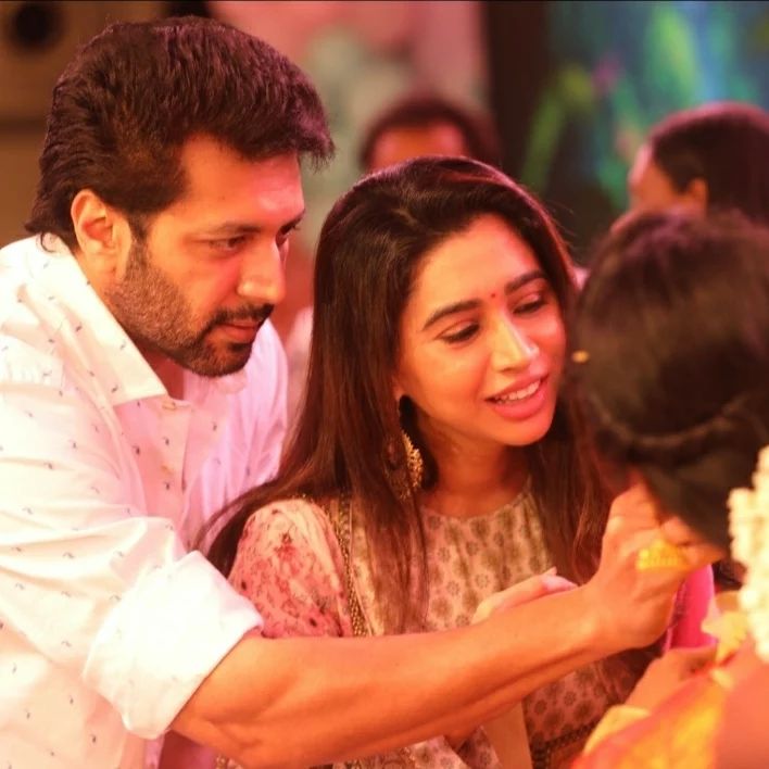 யோகிபாபு மகளின் முதல் பிறந்தநாள் கொண்டாட்டம்.! வந்து குவிந்த வெள்ளித்திரை பிரபலங்கள்.! 17