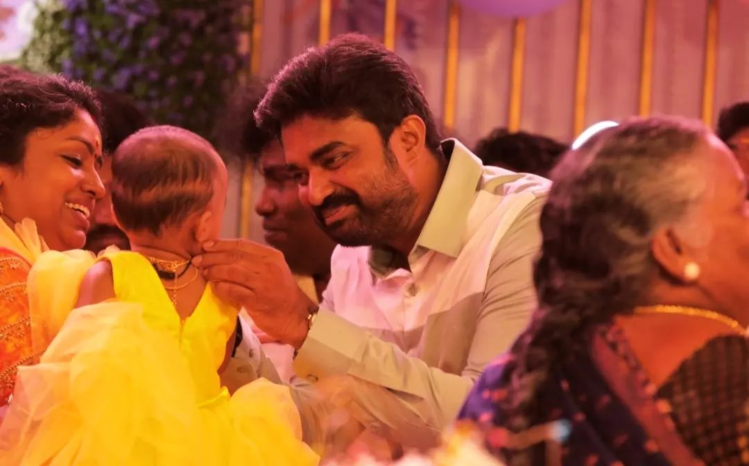 யோகிபாபு மகளின் முதல் பிறந்தநாள் கொண்டாட்டம்.! வந்து குவிந்த வெள்ளித்திரை பிரபலங்கள்.! 9
