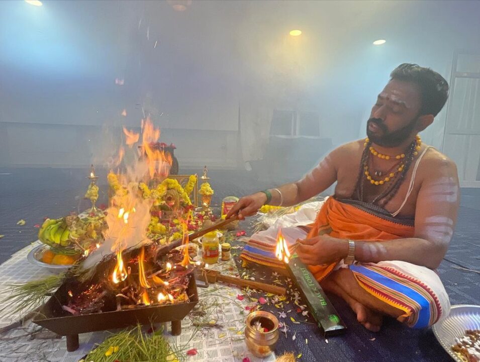 தனது கணவருடன் இணைந்து புது தொழிலை தொடங்கிய 'கயல்' சீரியல் நடிகை அபி நவ்யா.! புகைப்படங்கள் இதோ 11