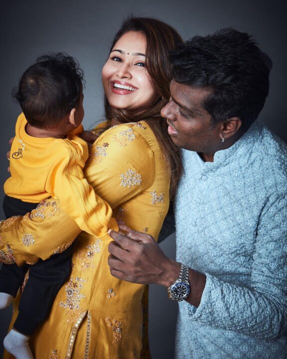 அட்லீ மகனை பார்த்து இருக்கீங்களா.? முதல் முறையாக வெளியான புகைப்படம்.! 4 அட்லீ மகனை பார்த்து இருக்கீங்களா.? முதல் முறையாக வெளியான புகைப்படம்.! 3