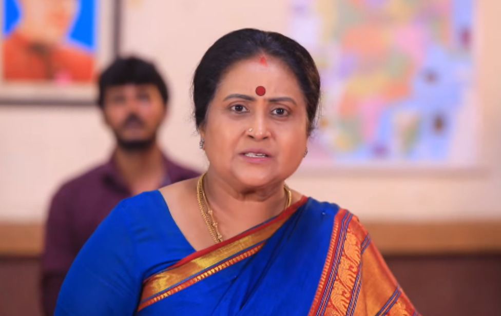 நீதிபதியை பங்கமாக கலாய்த்து தள்ளும் ஈஸ்வரி.! பயந்து நடுங்கும் கோபி மற்றும் பாக்யா.! ப்ரோமோ இதோ.! 3