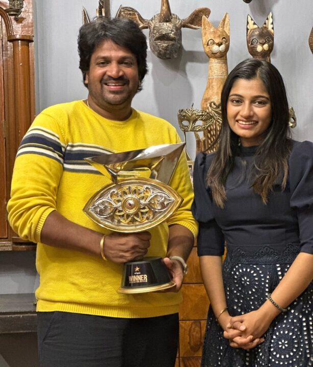 பிக்பாஸ் டைட்டிலை தனது குருநாதருக்கு சமர்ப்பித்த அர்ச்சனா.! அவரே வெளியிட்ட புகைப்படம் இதோ.! 5