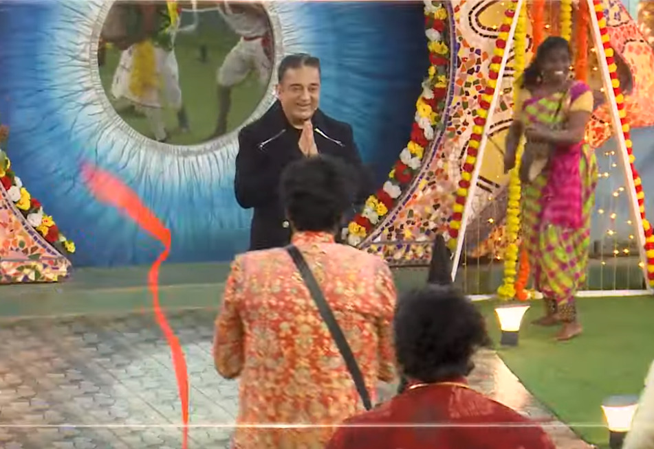 பிக்பாஸ் வீட்டிற்குள் சர்ப்ரைஸாக என்ட்ரி கொடுத்த ஆண்டவர்..! அதிர்ச்சியில் உறைந்து போன ஹவுஸ் மேட்ஸ்.! 3