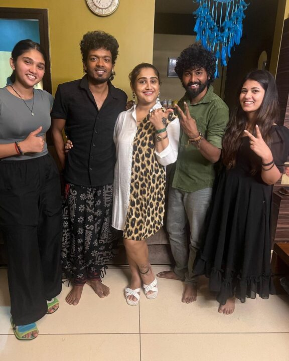 வனிதா வீட்டில் Week End-ஐ கொண்டாடிய பிக்பாஸ் போட்டியாளர்கள்.! வனிதா வீட்டில் நடந்த பார்ட்டி.! 9