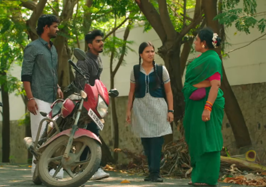 பள்ளி சென்று திரும்பும் தர்ஷினியை கடத்த முயன்ற ஜான்சி ராணி, கரிகாலன்.! ப்ரோமோ இதோ.! 3