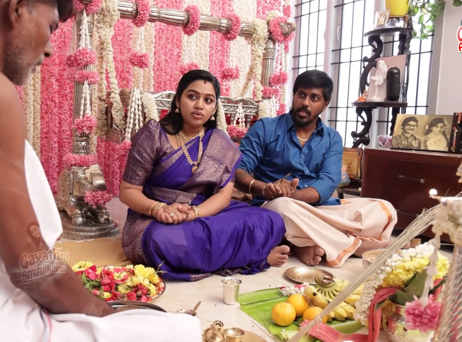 சமீபத்தில் பிறந்த தனது மகளுக்கு பெயர் சூட்டு விழா நடத்திய காயத்திரி யுவராஜ் தம்பதிகள்.! வீடியோ இதோ.! 3