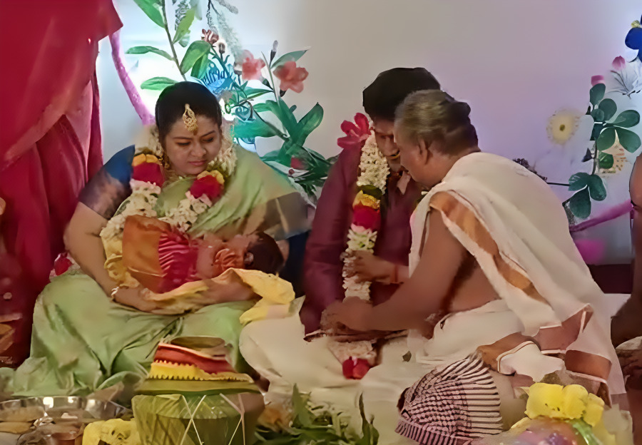 திருமணமாகி 20 ஆண்டுகளுக்கு பிறந்த மகள்.! பெயர் சூட்டு விழா நடத்திய ஜெயலலிதா அண்ணன் மகள் ஜெ. தீபா.! 3