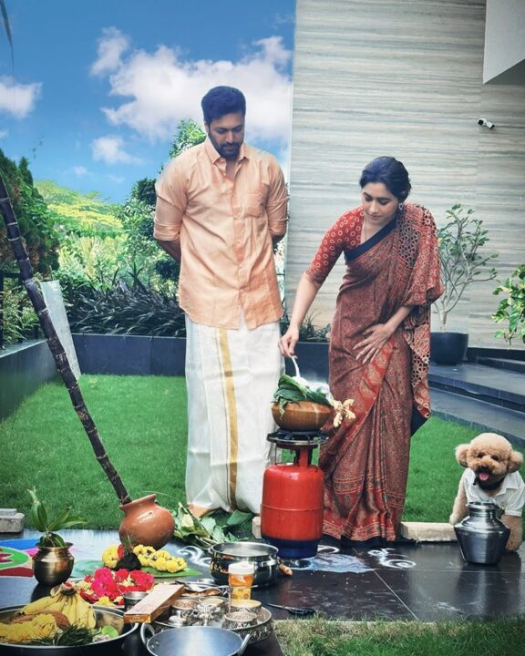தனது மகன்களுடன் இணைந்து பொங்கல் வைத்து தமிழர் திருநாளை கொண்டாடிய நடிகர் ஜெயம் ரவி.! 5