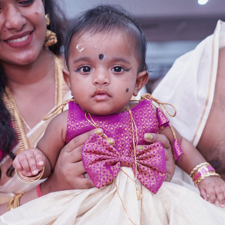 தனது மகளுக்கு 'அன்னபிரசன்னம்' நிகழ்ச்சி நடத்திய நடிகை நக்ஷத்திரா.! புகைப்படங்கள் இதோ.! 9