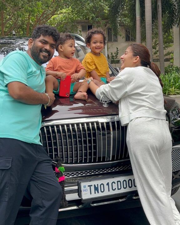 தனது இரு மகன்களுடன் புத்தாண்டை கொண்டாடிய நயன்தாரா.! அழகிய புகைப்பட தொகுப்பு இதோ.! 7