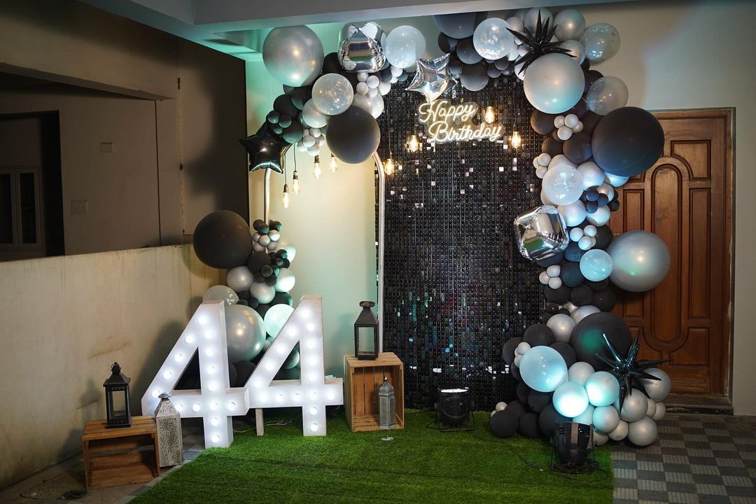 நடிகர் ரோபோ ஷங்கரின் 44வது பிறந்தநாள்.! ஆட்டம் பாட்டத்துடன் கோலாகலமாக நடந்த பிறந்தநாள் விழா.! 5