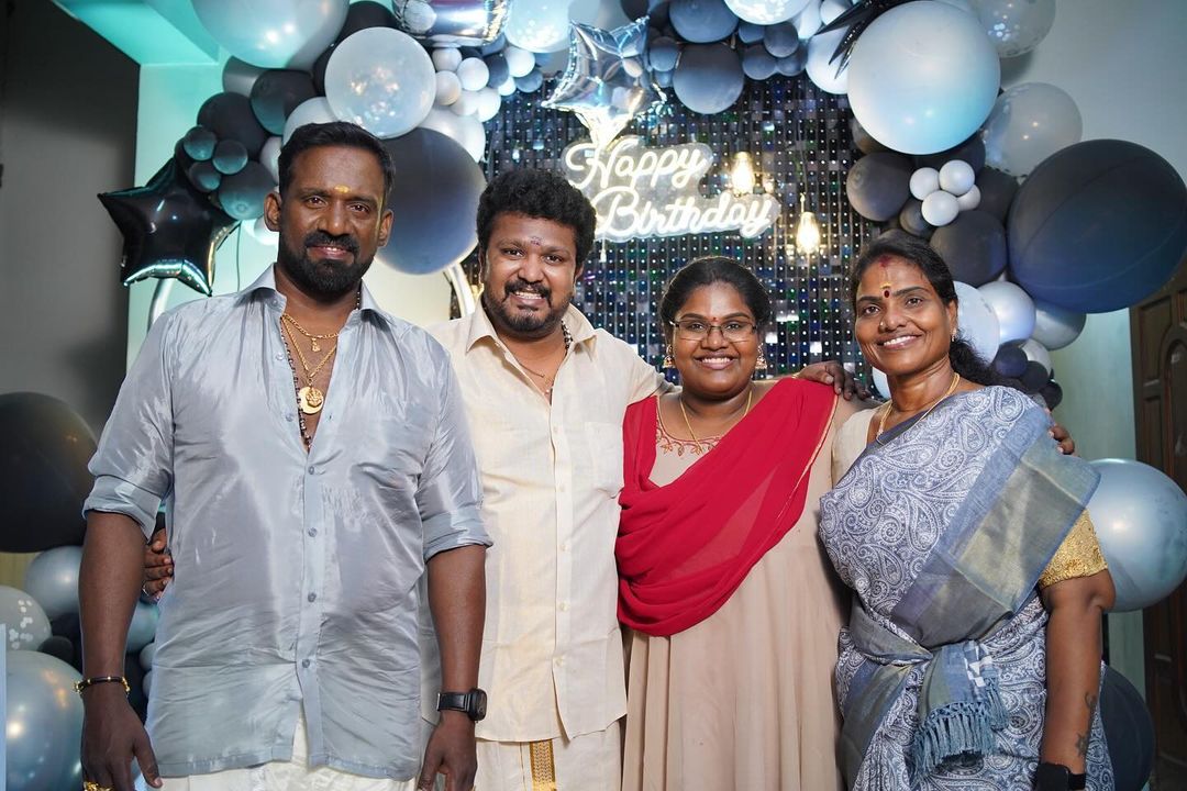 நடிகர் ரோபோ ஷங்கரின் 44வது பிறந்தநாள்.! ஆட்டம் பாட்டத்துடன் கோலாகலமாக நடந்த பிறந்தநாள் விழா.! 3
