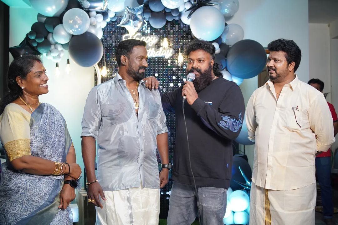 நடிகர் ரோபோ ஷங்கரின் 44வது பிறந்தநாள்.! ஆட்டம் பாட்டத்துடன் கோலாகலமாக நடந்த பிறந்தநாள் விழா.! 23