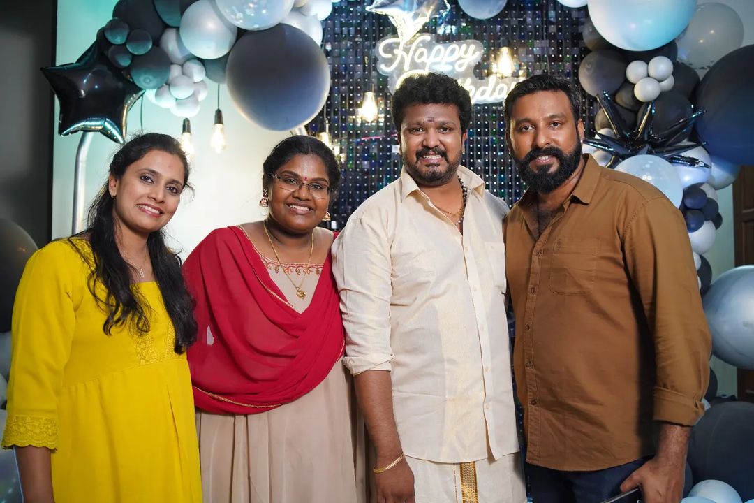 நடிகர் ரோபோ ஷங்கரின் 44வது பிறந்தநாள்.! ஆட்டம் பாட்டத்துடன் கோலாகலமாக நடந்த பிறந்தநாள் விழா.! 21