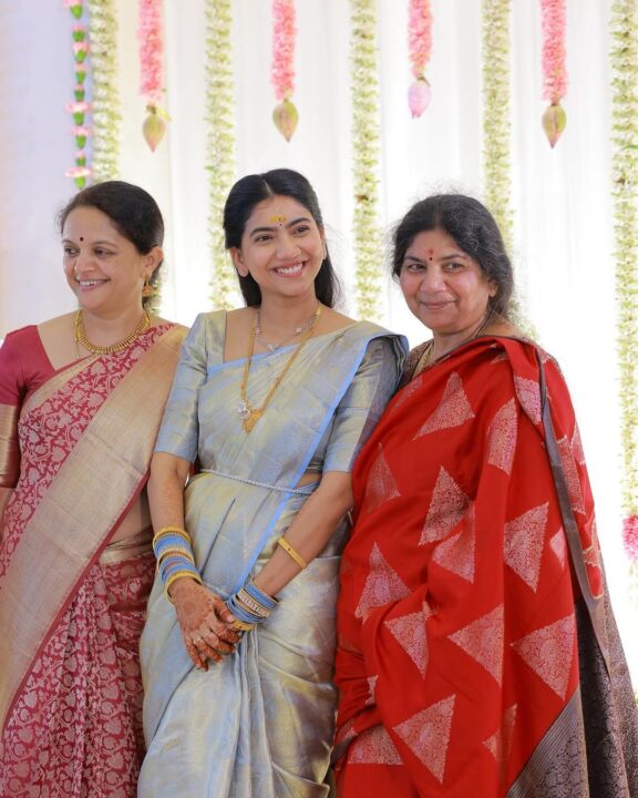 பிரம்மாண்டமாக நடந்து முடித்த சாய் பல்லவி தங்கை நிச்சயதார்த்தம்.! அழகிய புகைப்படங்கள் மற்றும் வீடியோ இதோ.! 17