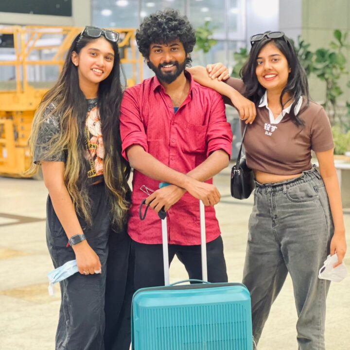 பிக்பாஸில் இருந்து வெளியேறிய கையோடு வெளிநாட்டுக்கு சுற்றுலா கிளம்பிய நண்பர்கள்.! 3