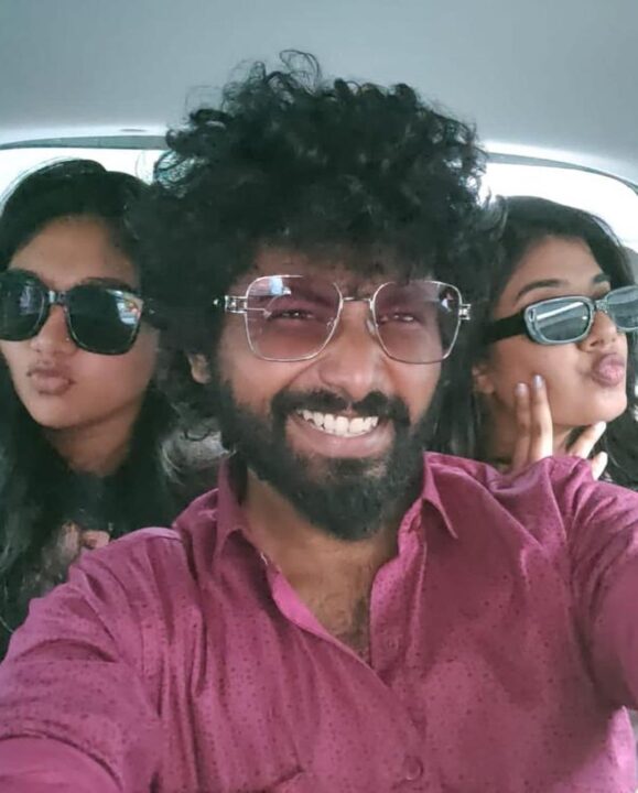 பிக்பாஸில் இருந்து வெளியேறிய கையோடு வெளிநாட்டுக்கு சுற்றுலா கிளம்பிய நண்பர்கள்.! 9