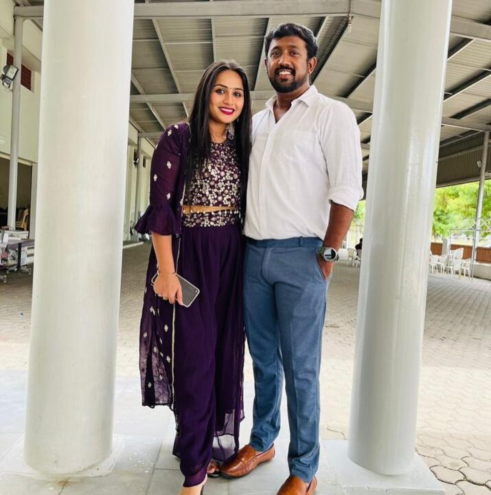 'சிறகடிக்க ஆசை' சீரியல் ரோகிணியின் கணவரை பார்த்து இருக்கீங்களா? முதல்முறையாக வெளிவந்த புகைப்படம்..! 3