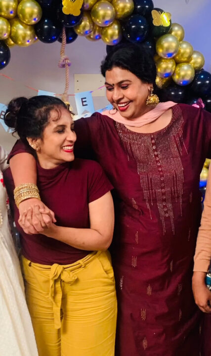Biggbossல் இருந்து வெளியேறிய விசித்ராவை பார்ட்டி வைத்து வரவேற்ற குடும்பத்தினர் மற்றும் நண்பர்கள்.! 7