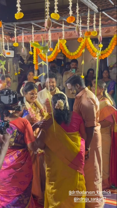 ரோபோ ஷங்கர் மகள் இந்திரஜாவுக்கு கோலாகலமாக நடந்து முடிந்த நிச்சயதார்த்தம்.! புகைப்படங்கள் இதோ 9
