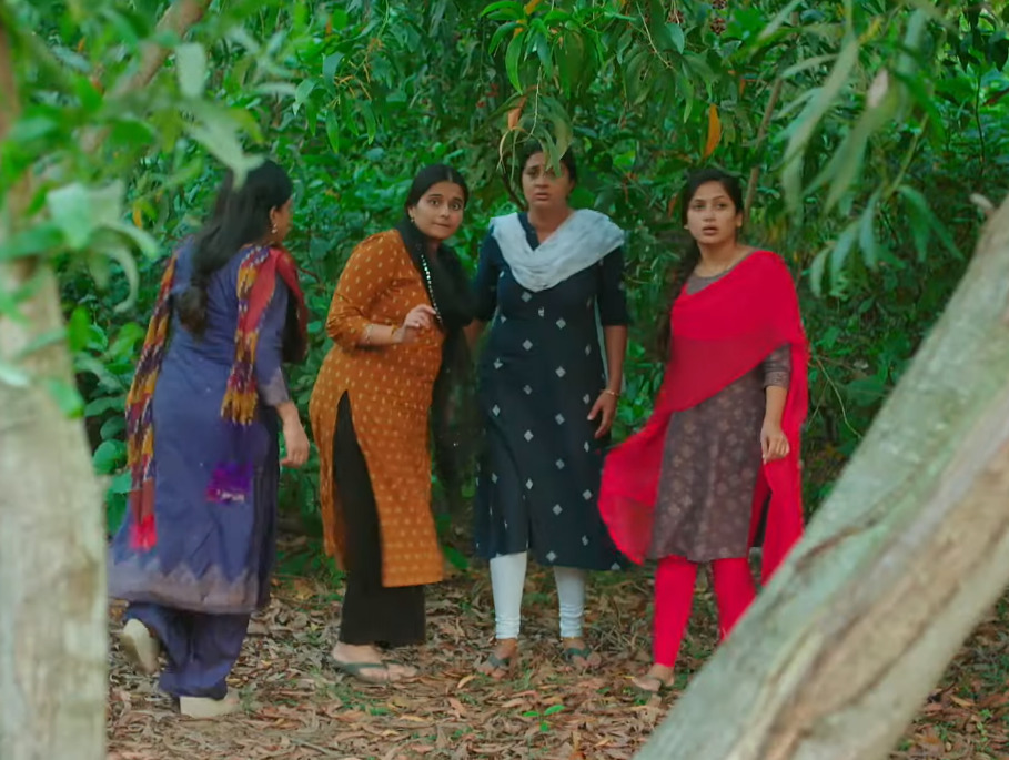 மருமகள்களுக்கு பேரிடியாய் வந்த செய்தி..! அடிமேல் அடிவாங்கும் மருமகள்கள்.! 'எதிர்நீச்சல்' ப்ரோமோ..! 3