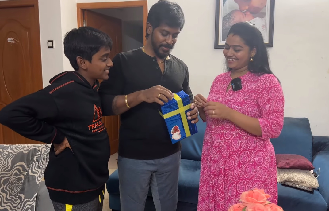 14வது ஆண்டில் அடியெடுத்து வைக்கும் காயத்ரி, யுவராஜ் தம்பதிகள்.! தடபுடல் விருந்துடன் கொண்டாட்டம்.! 3