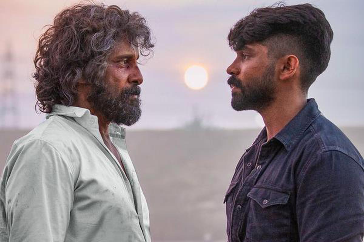 மீண்டும் விக்ரமுடன் இணையும் பிரபல இயக்குனர்.? இரண்டாம் பாகம் வெளியாகிறதா? மாஸ் ஸ்டில்ஸ் இதோ..! 3