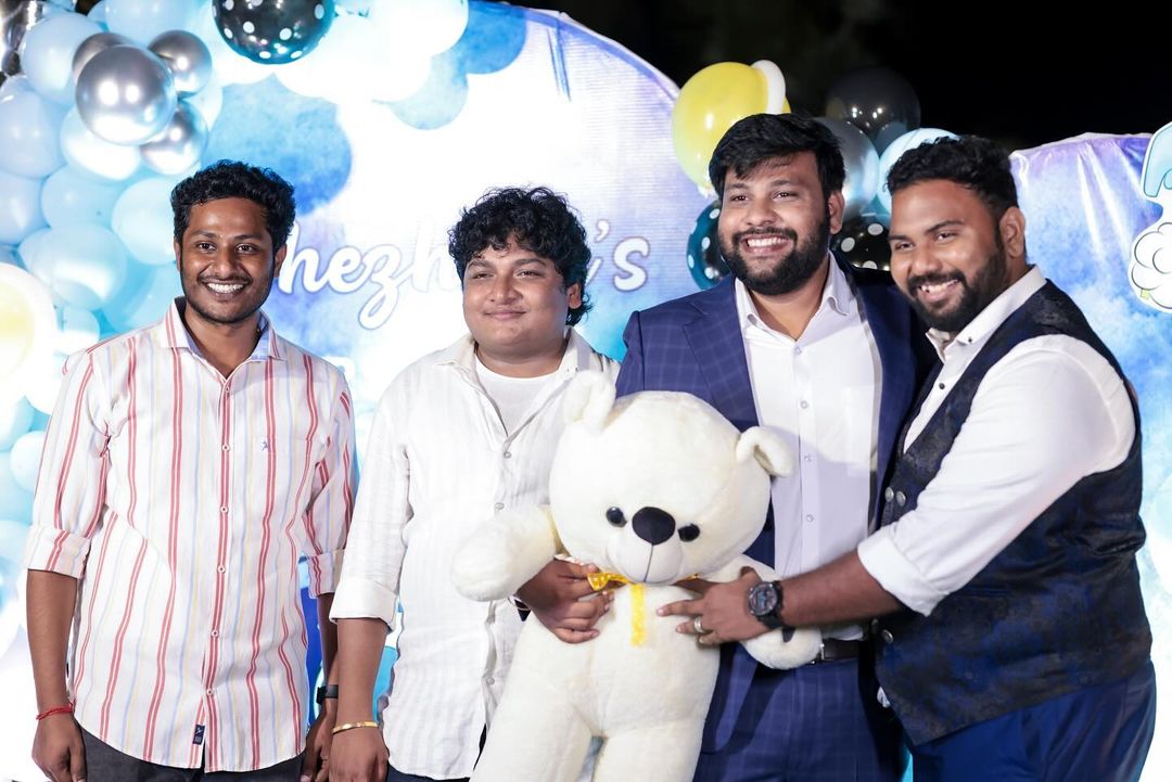 'பரிதாபங்கள்' சுதாகர் மகன் செழியனின் முதல் பிறந்தநாள்.! கோலாகலமாக கொண்டாடிய சுதாகர்.! 11