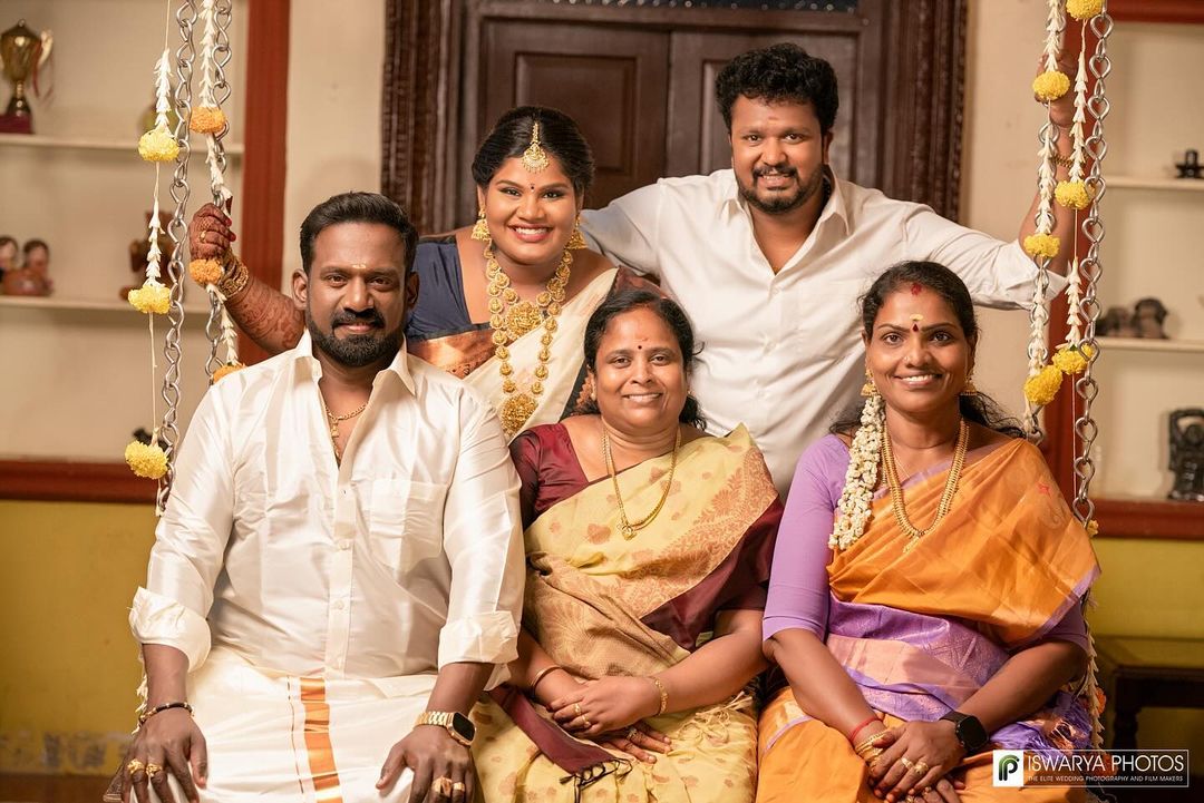 முறை மாமனை கரம் பிடிக்கும் இந்திரஜா.! ஆனந்த கண்ணீரில் ரோபோ ஷங்கர்.! அழகிய புகைப்படங்கள் இதோ.! 5