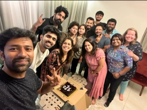 மனைவி கிகி விஜய் பிறந்தநாளுக்கு எளிமையாக கேக் வெட்டி கொண்டாடிய நடிகர் சாந்தனு.! வீடியோ இதோ.! 9