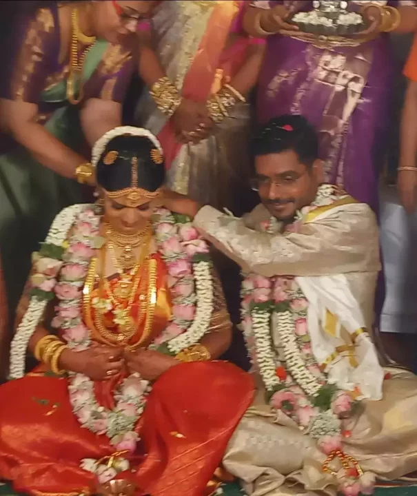 நடிகர் விவேக் மகளுக்கு வீட்டிலேயே எளிமையாக நடந்து முடிந்த திருமணம்.! புகைப்படங்கள் இதோ.! 3