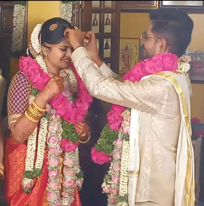 நடிகர் விவேக் மகளுக்கு வீட்டிலேயே எளிமையாக நடந்து முடிந்த திருமணம்.! புகைப்படங்கள் இதோ.! 5