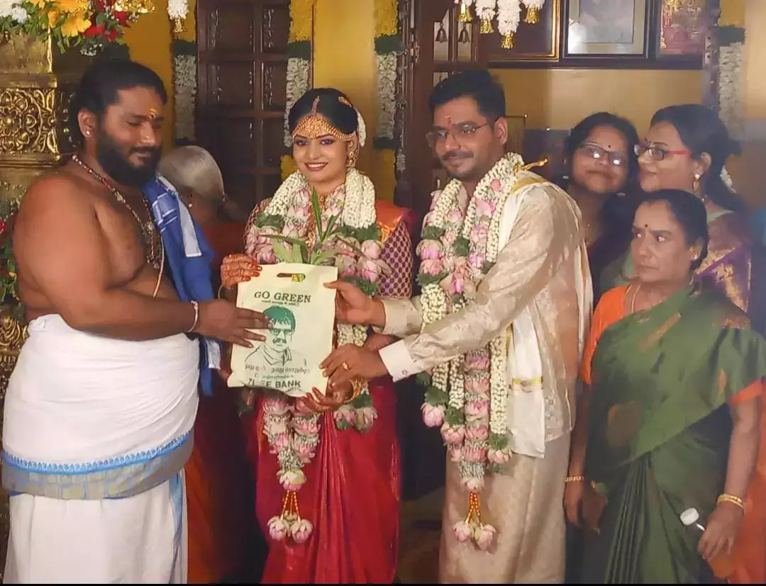 நடிகர் விவேக் மகளுக்கு வீட்டிலேயே எளிமையாக நடந்து முடிந்த திருமணம்.! புகைப்படங்கள் இதோ.! 7