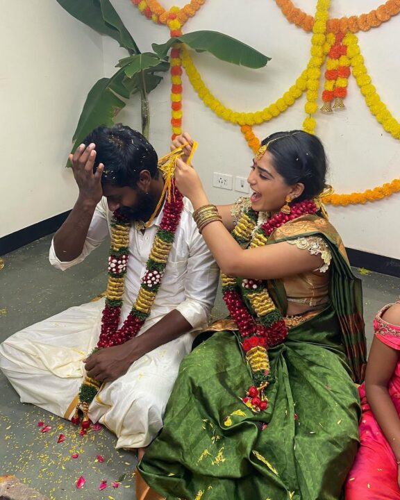 '96' பட ராமுக்கும், ஜானுக்கும் ரகசிய திருமணமா?? வைரலாகும் திருமண புகைப்படங்கள்?? 5