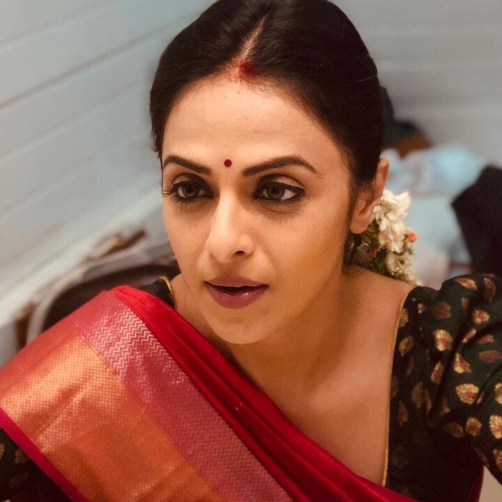 'ஷாஜகான்' பட ஹீரோயினை ஞாபகம் இருக்கா? இப்ப எப்படி இருக்காருன்னு பாருங்க.! சமீபத்திய புகைப்படங்கள்.! 11