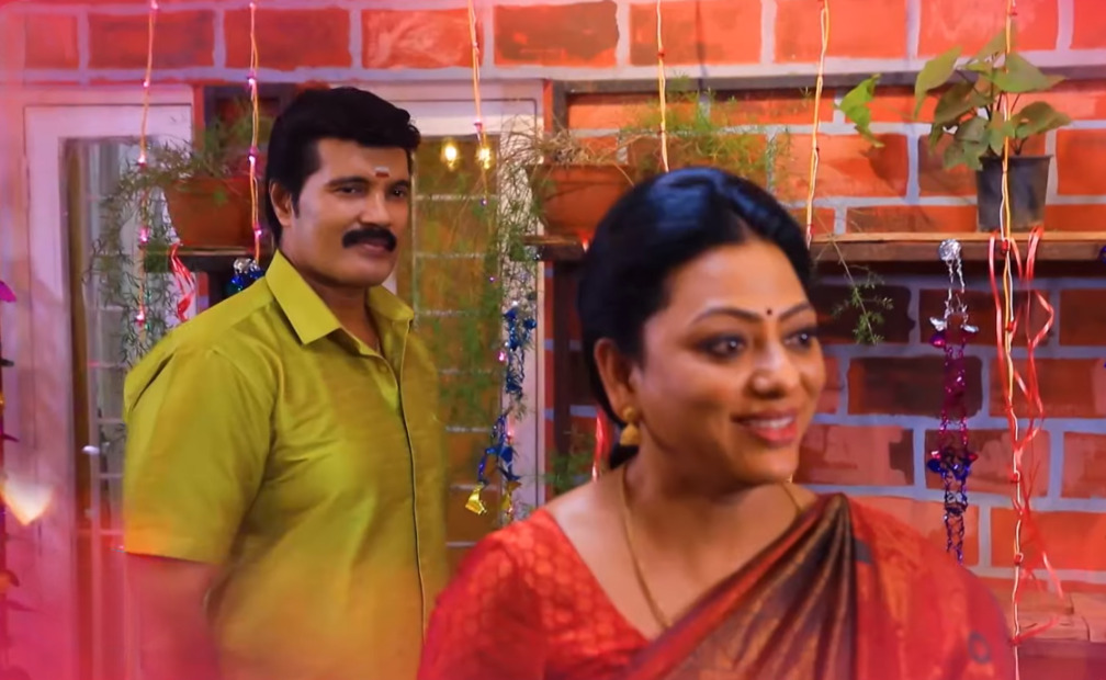 பாக்யா மீது காதலில் விழுந்த பழனிச்சாமி.! பாக்யா பழனிச்சாமி காதல் ட்ராக்கா? அதிர்ச்சி ப்ரோமோ 3