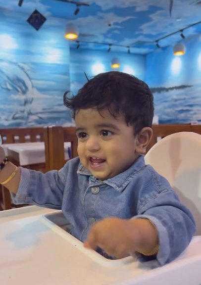 மகனின் முதல் பிறந்தாள்..! முதல் முறையாக மகனின் முகத்தை காட்டிய பூர்ணா..! 23
