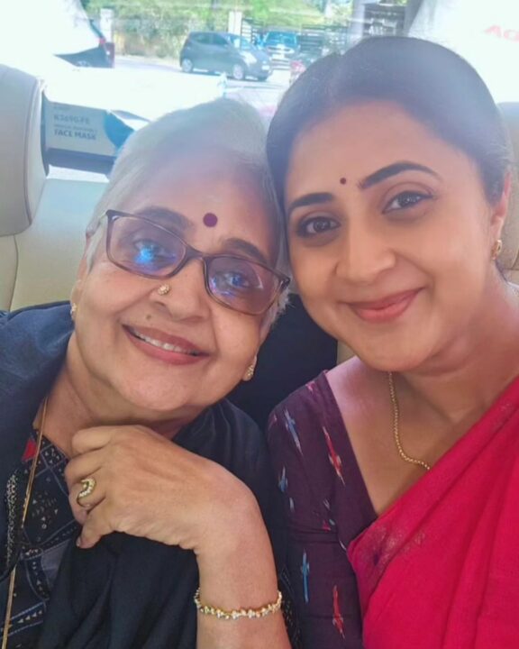 'எதிர்நீச்சல்' சீரியலில் ரீ என்ட்ரி கொடுக்கும் பிரபல நடிகை.! இனிமே ஆட்டம் வேற மாதிரி.! 3