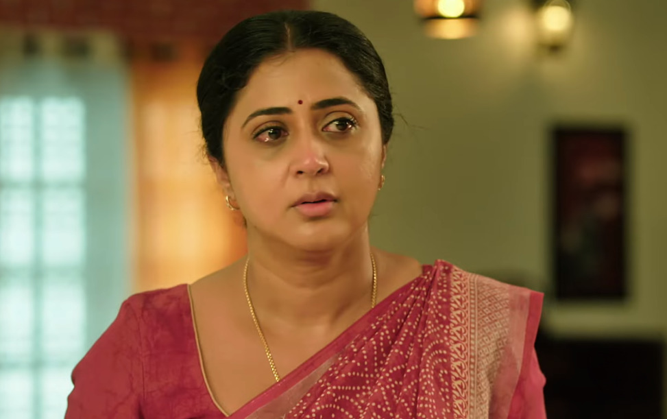 வார்த்தைகளால் ஈஸ்வரியை நோகடிக்கும் தர்ஷினி.! மனம் நொந்து போன ஈஸ்வரி.! ப்ரோமோ இதோ 3