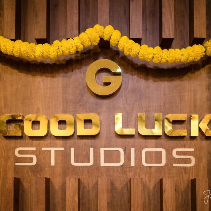 மனைவிக்காக புது நிறுவனத்தை தொடங்கிய இயக்குனர் ஹரி..! திறப்பு விழா புகைப்படங்கள்.! 19
