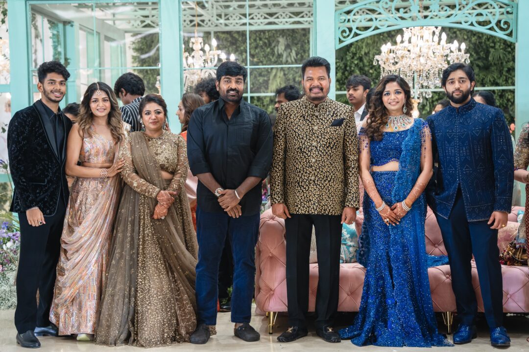 ஷங்கர் மூத்த மகள் ஐஸ்வர்யாவின் திருமண வரவேற்பு.! வந்து குவிந்த இந்திய திரைப் பிரபலங்கள்.! 3
