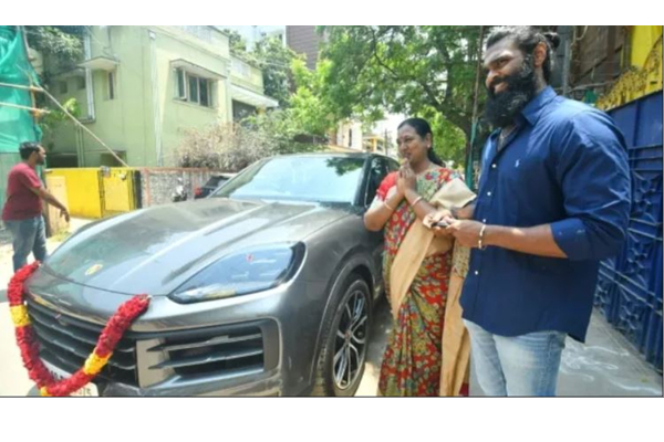தனது தம்பியின் பிறந்தநாளுக்கு காஸ்ட்லி கிப்ட் வாங்கி பரிசளித்த அண்ணன்.! புகைப்படம் உள்ளே.! 3
