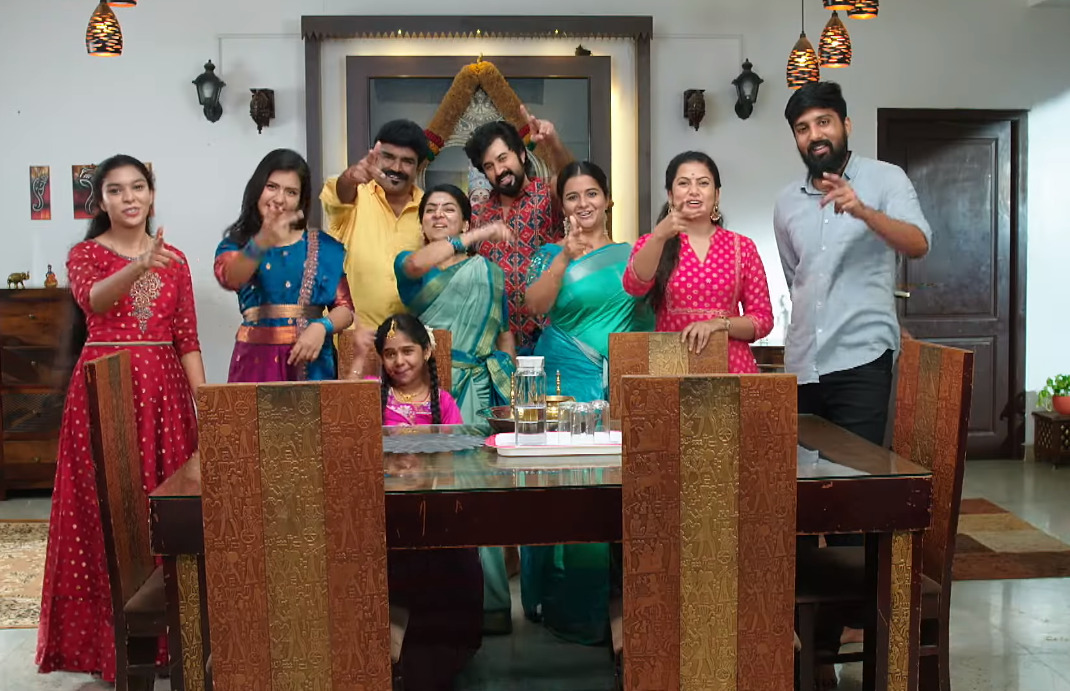 ஒரு வழியா தாராவுக்கு காது குத்தியாச்சு.! 'எதிர்நீச்சல்' சீரியலின் அடுத்த வார ப்ரோமோ.! 3