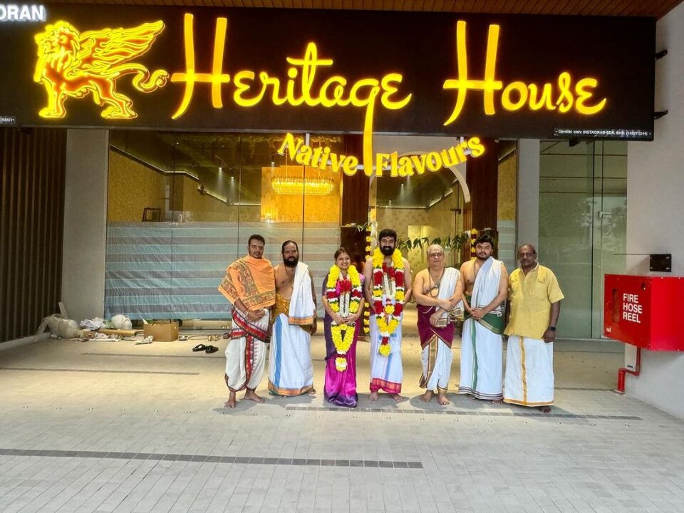 மலேசியாவில் புது தொழிலை தொடங்கிய 'ரோஜா' சீரியல் நடிகை பிரியங்கா நல்காரி.! 3