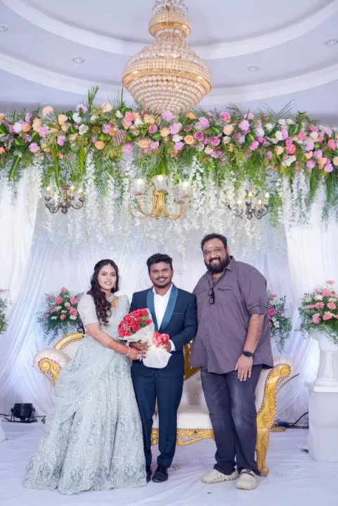 சத்தமில்லாமல் திருமணத்தை முடித்த 'சைரன்' பட இயக்குனர்.! நேரில் வந்து வாழ்த்திய திரைப் பிரபலங்கள்.! 11