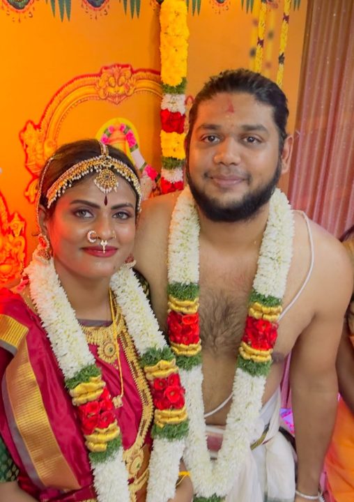 சத்தமில்லாமல் இரண்டாவது திருமணத்தை முடித்த தமிழ் பிக்பாஸ் பிரபலம்.! திருமண புகைப்படங்கள்.! 9
