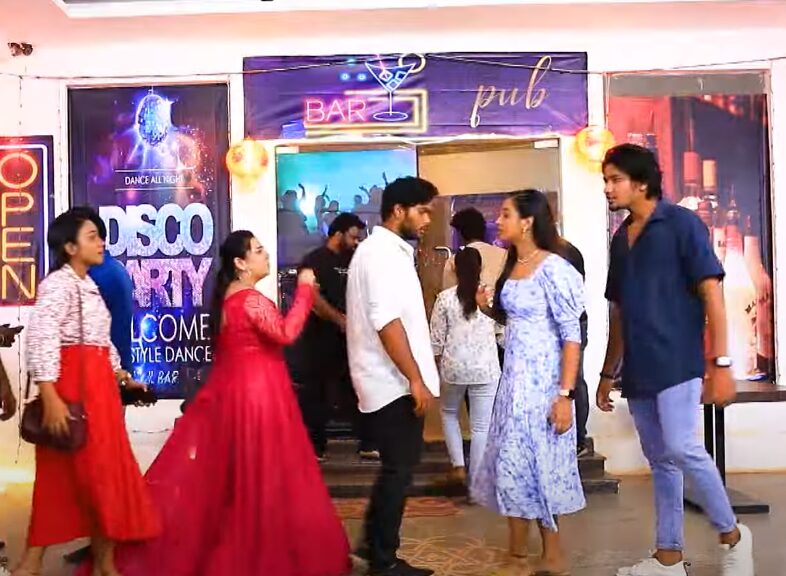 வீட்டிற்கு தெரியாமல் PUB-ற்கு சென்ற இனியா..! கைது செய்த போலீசால் பரபரப்பு..! 3